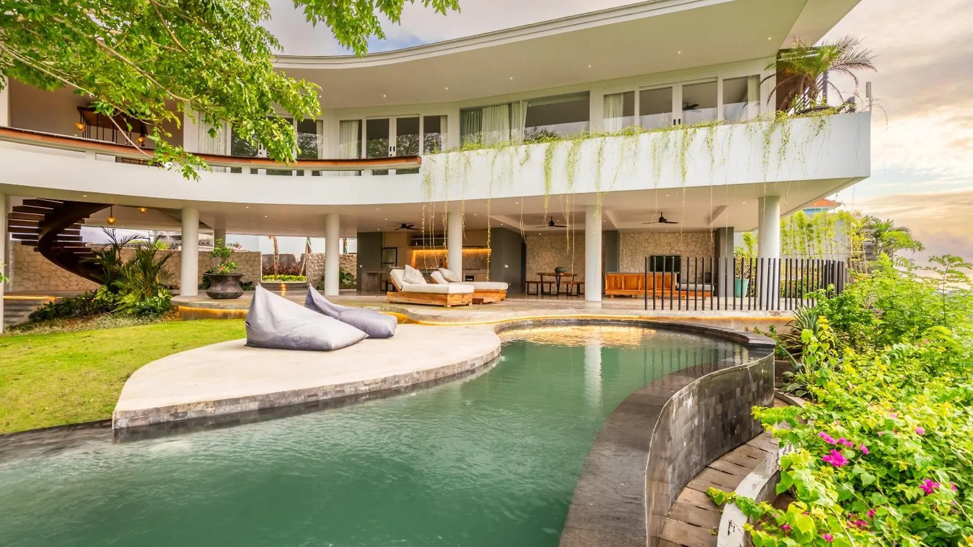 Damai Villa Ungasan  Ungasan (Bali)
